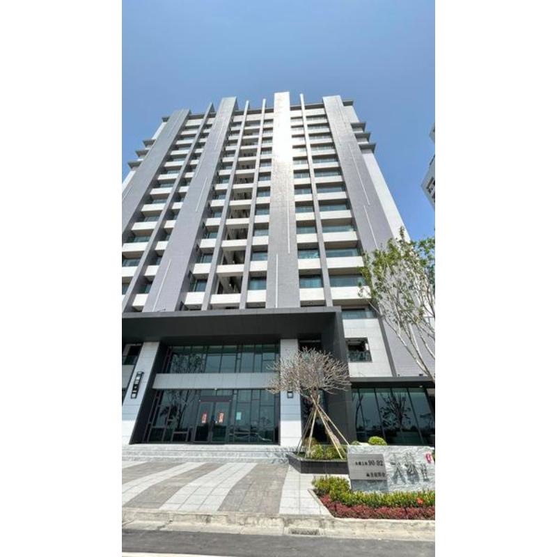 台南安南區的‘’天幕大樓建案‘’