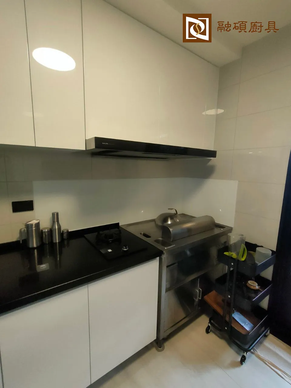 【中坡南路】鋼琴烤漆廚具