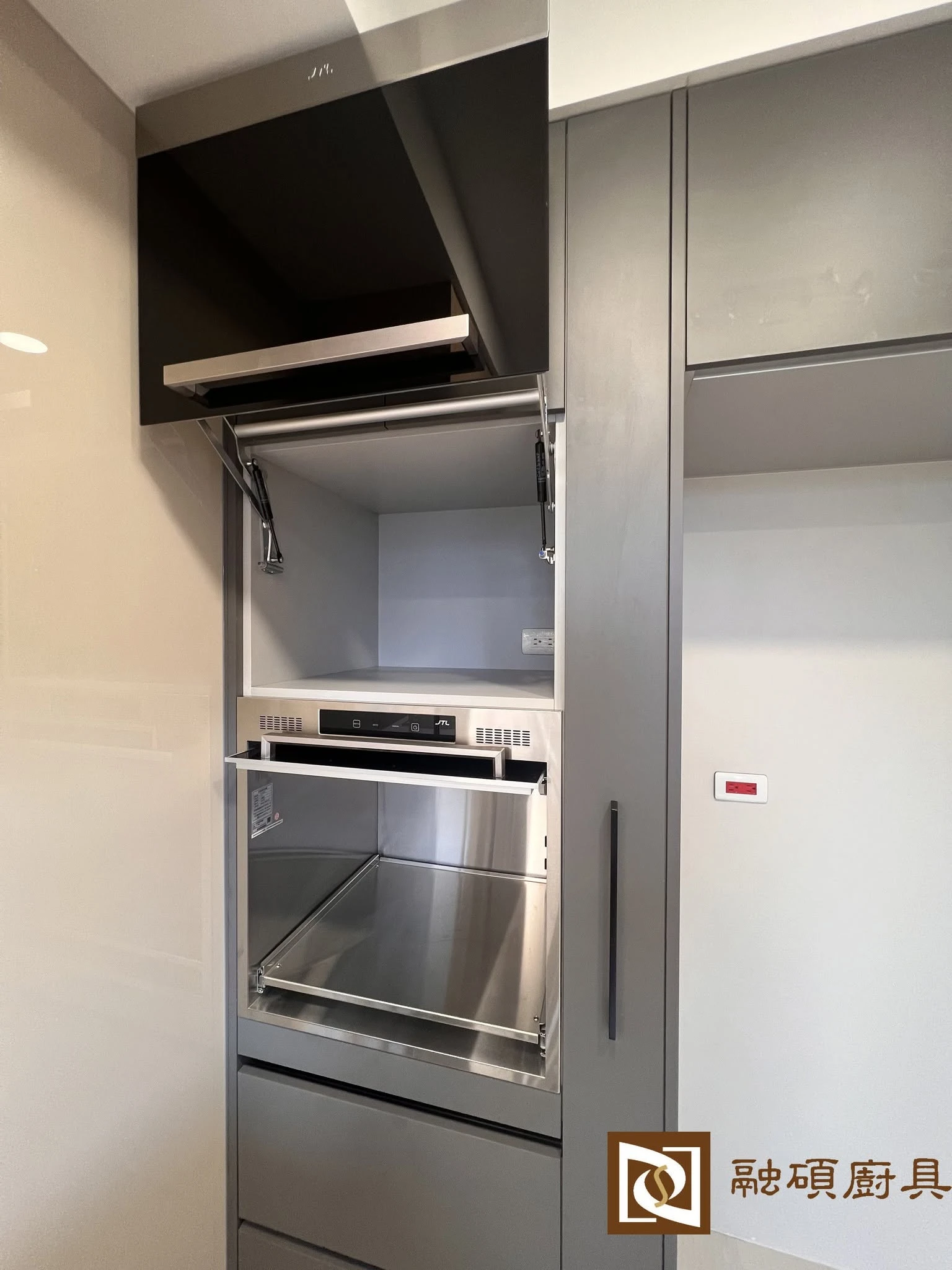 L型廚具+電器櫃+冰箱吊櫃