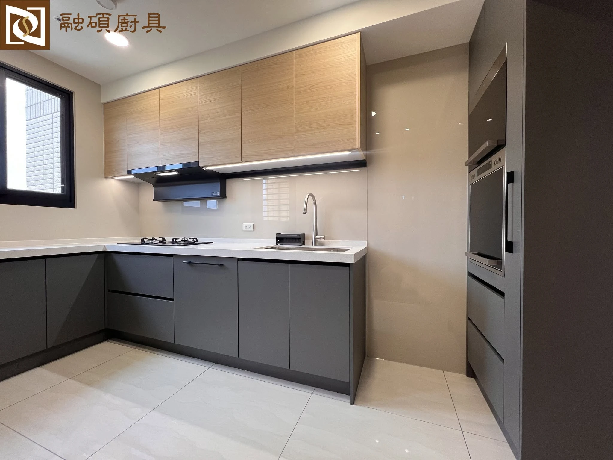 L型廚具+電器櫃+冰箱吊櫃