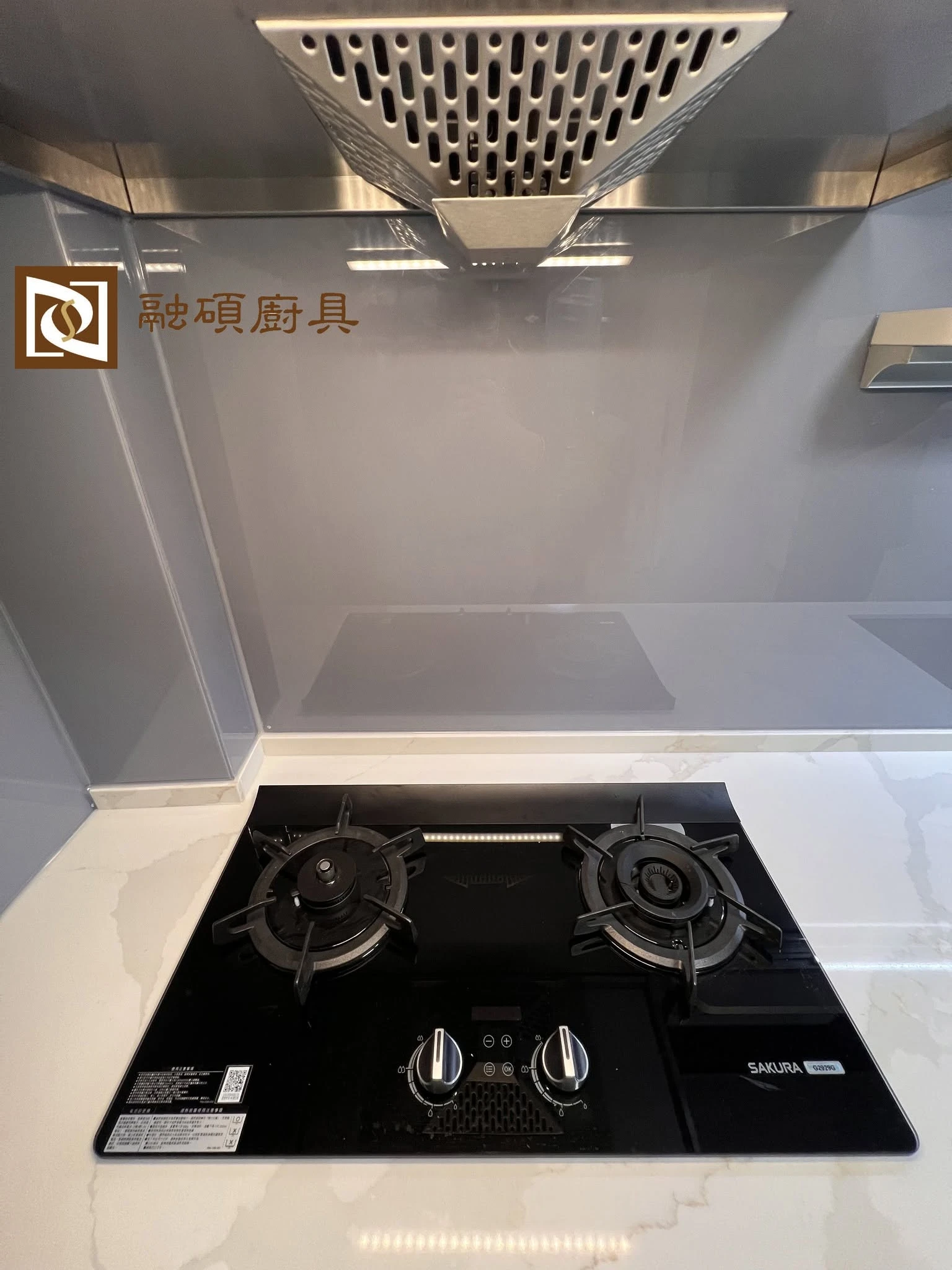 一字型+電器櫃廚具