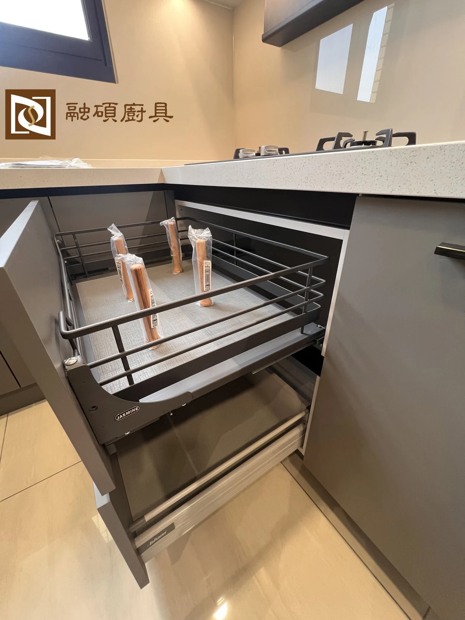 L型廚具+電器櫃+冰箱吊櫃