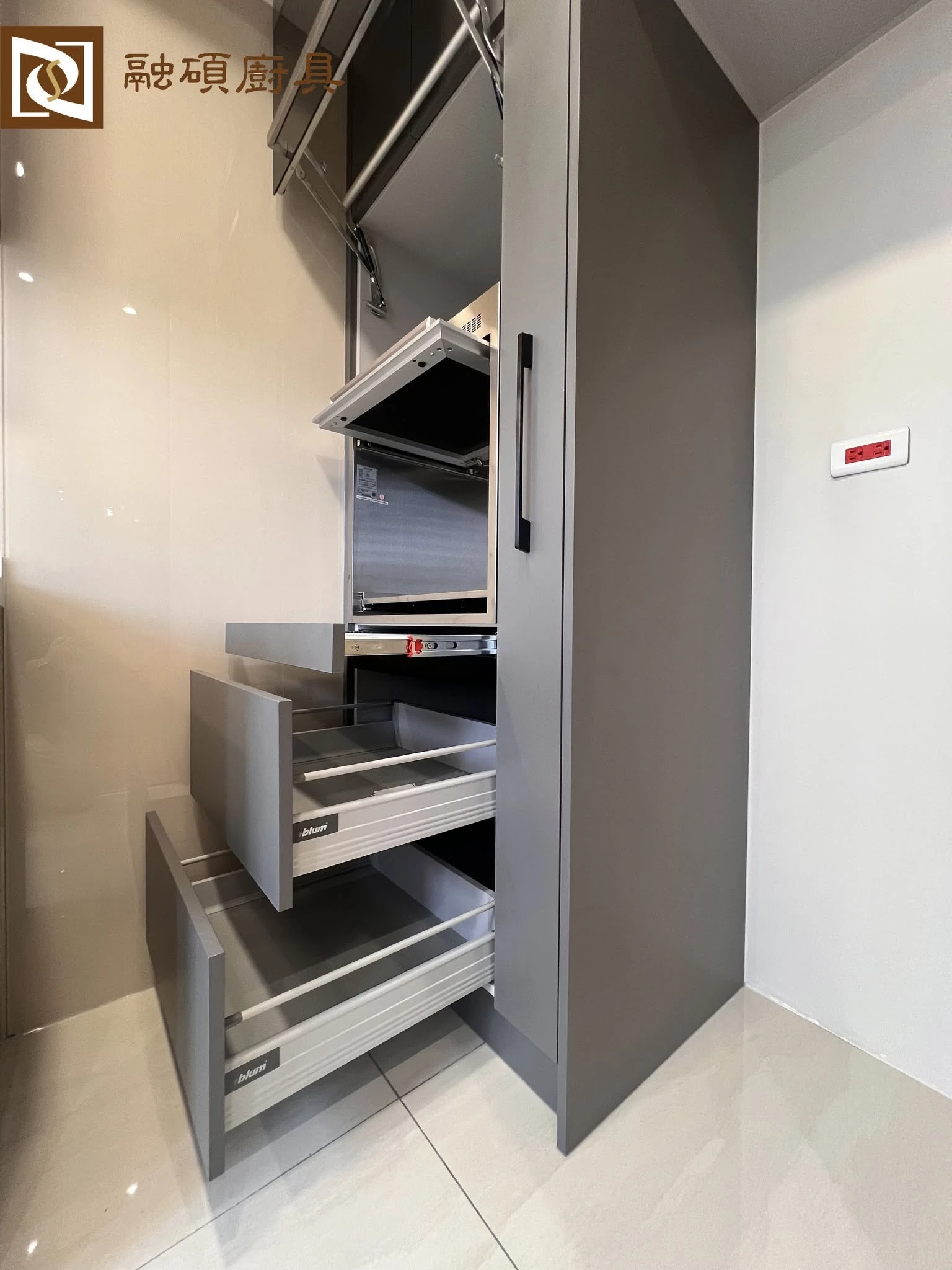 L型廚具+電器櫃+冰箱吊櫃