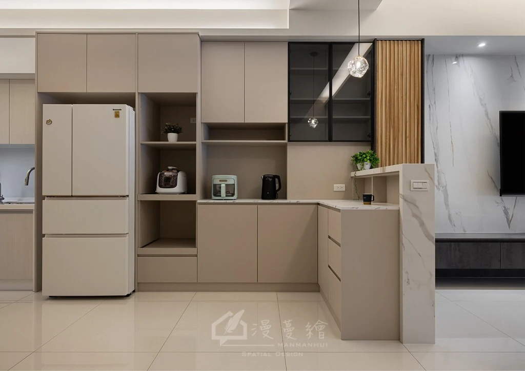 民雄|白色系的靜謐生活，簡約中藏著細膩設計