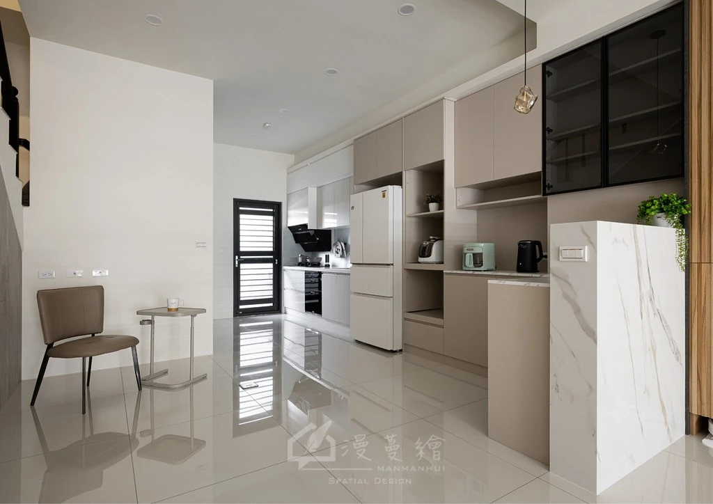 民雄|白色系的靜謐生活，簡約中藏著細膩設計