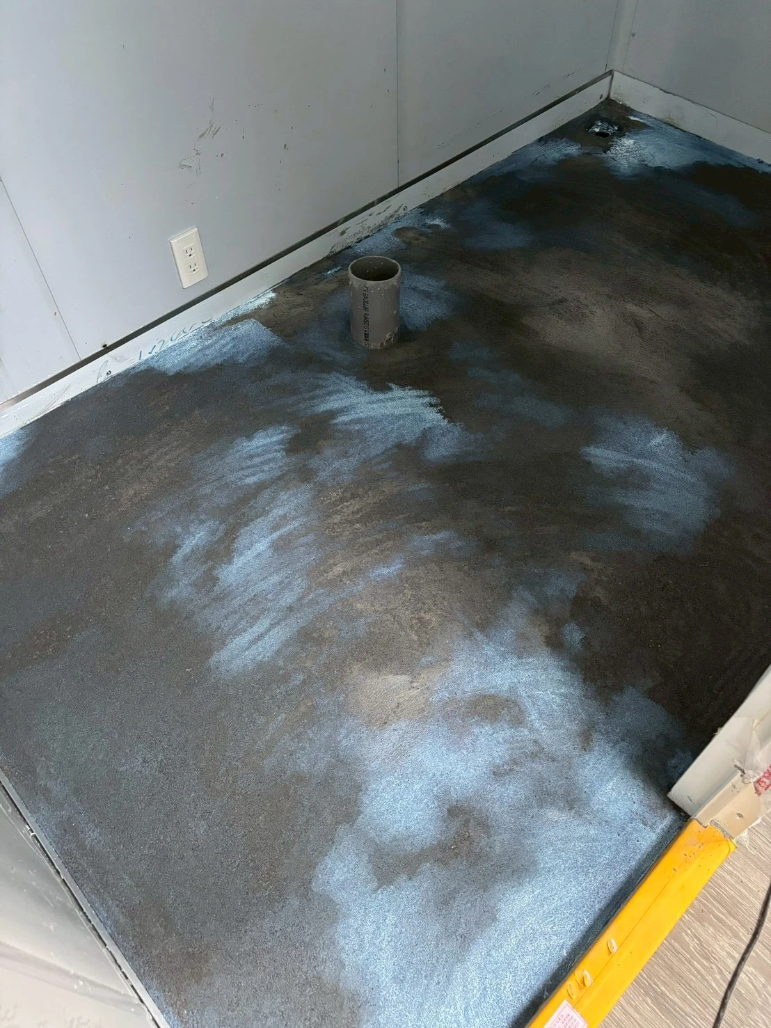 霧峰桐林-貨櫃屋衛浴 介面劑 打底 防水 貼磚工程