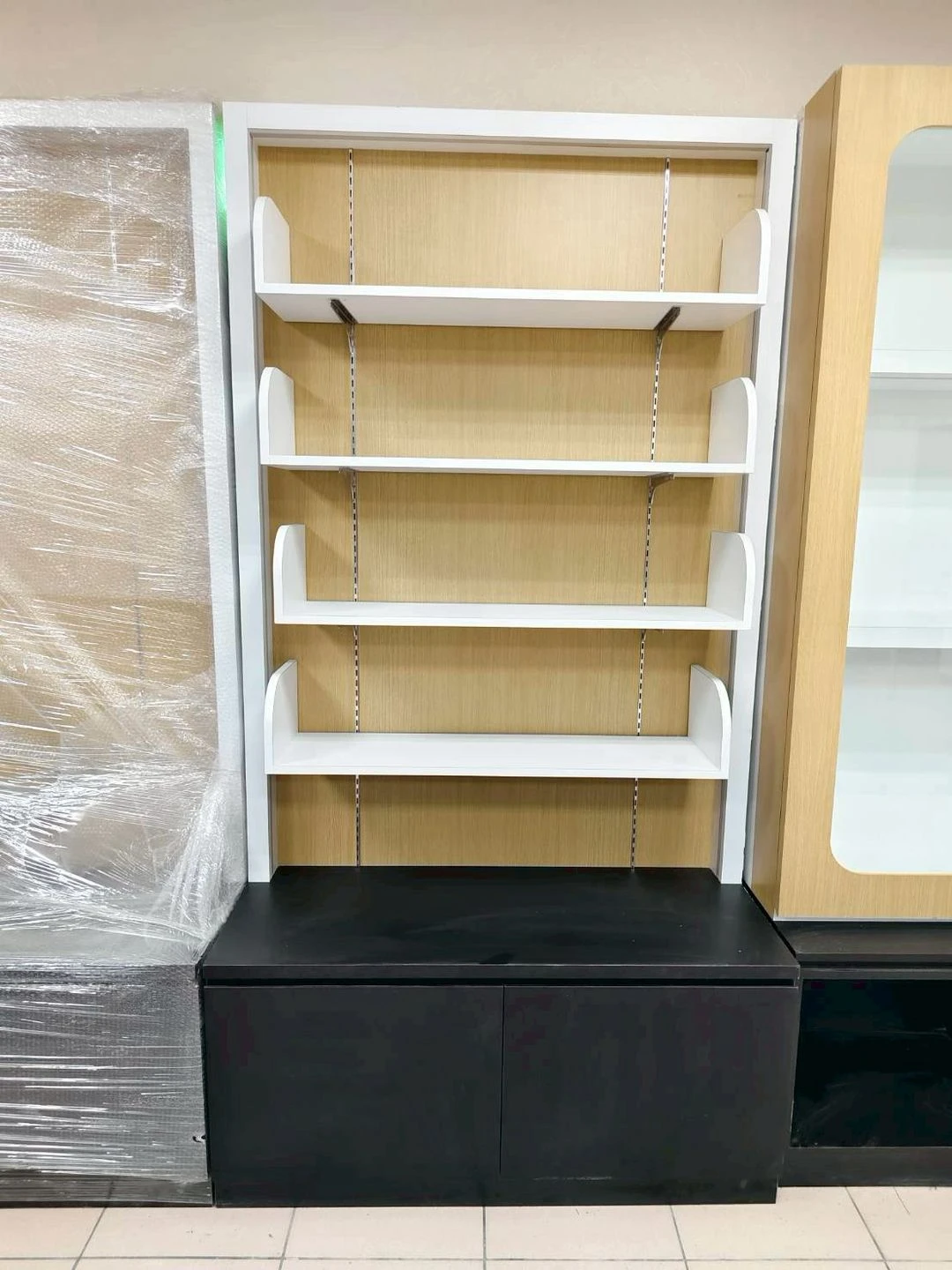 開方式展示櫃