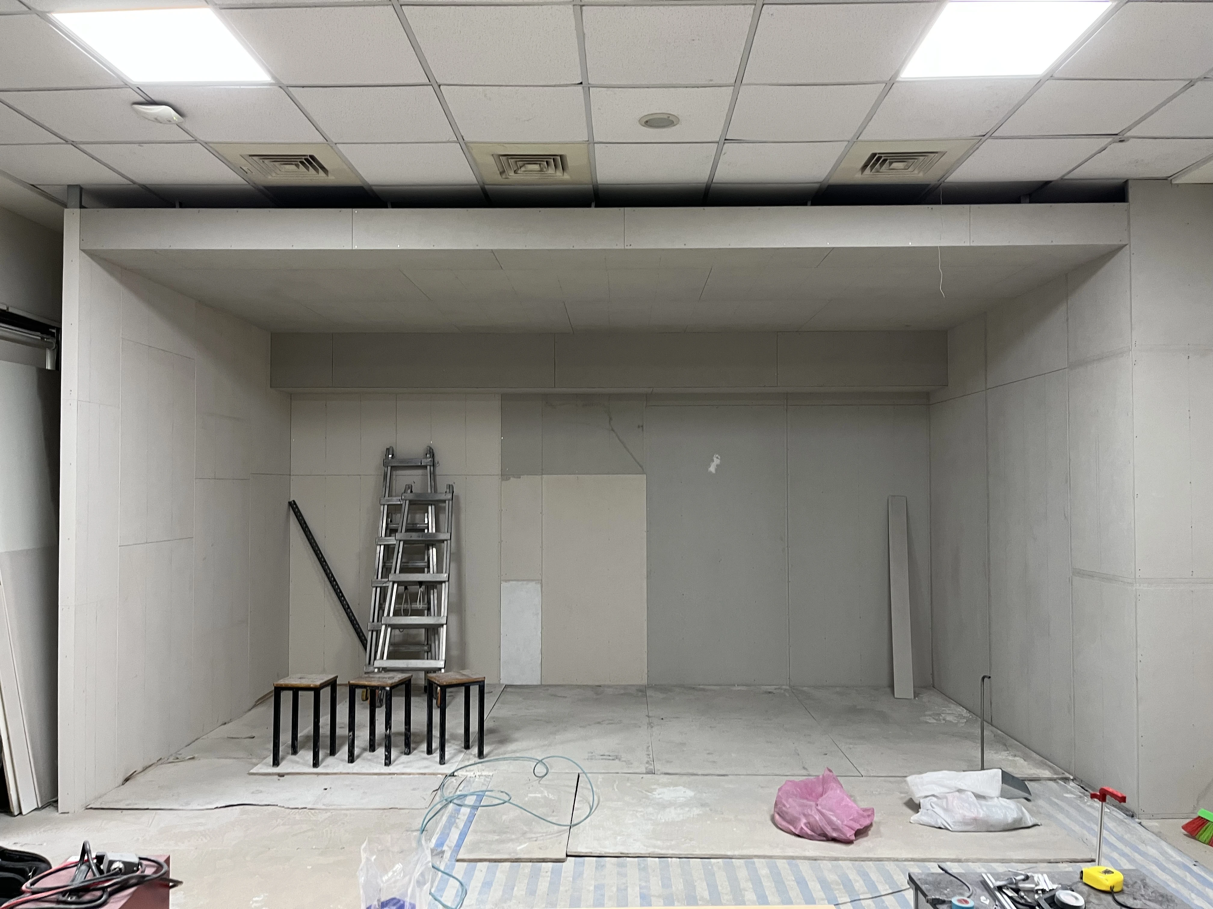 學校修繕 | 台中輕隔間拆改工程<BR>乾式隔間牆 | 逢甲