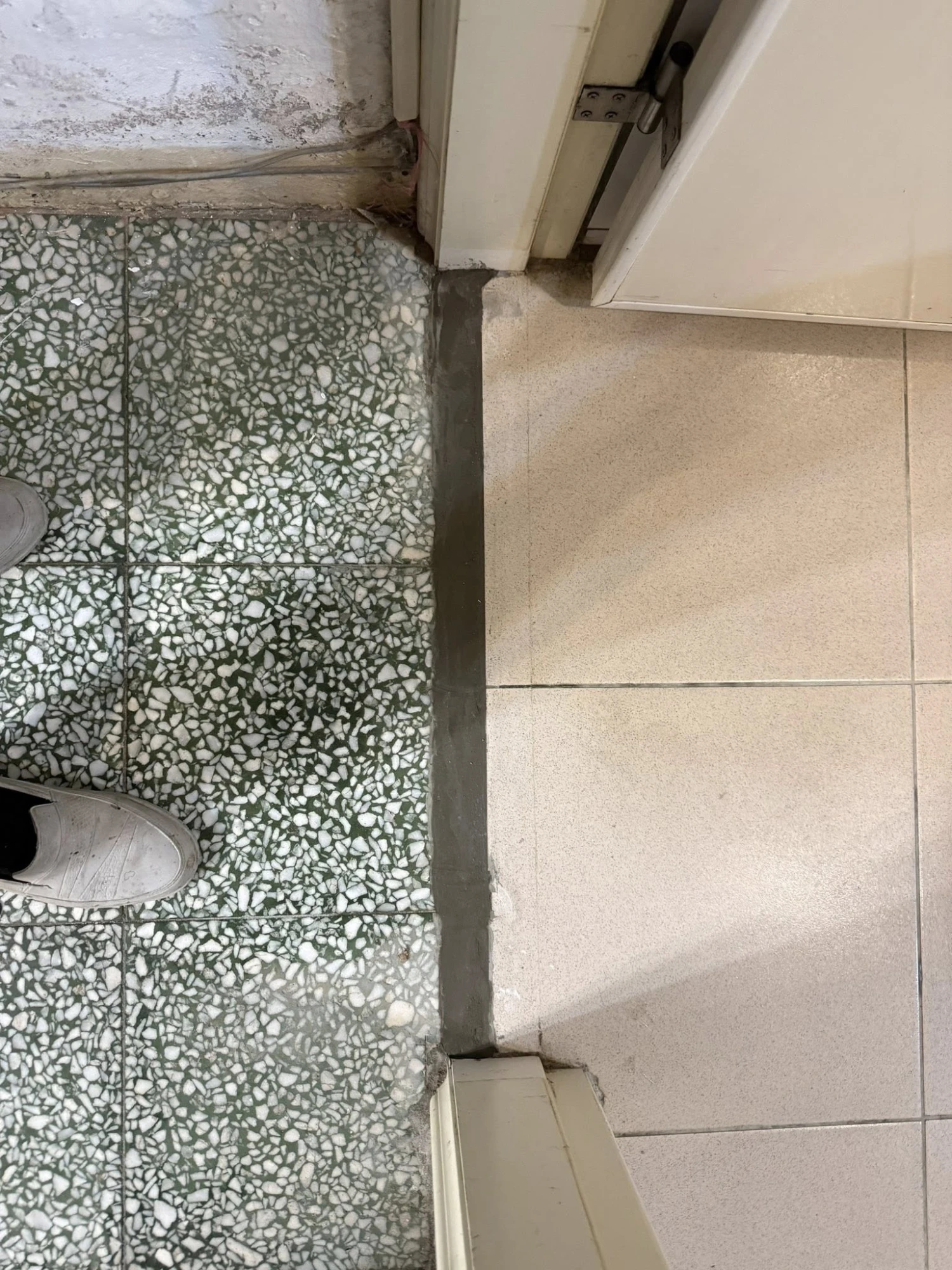 南港｜去除門檻/ 浴室門換成左右開滑門/無障礙扶手