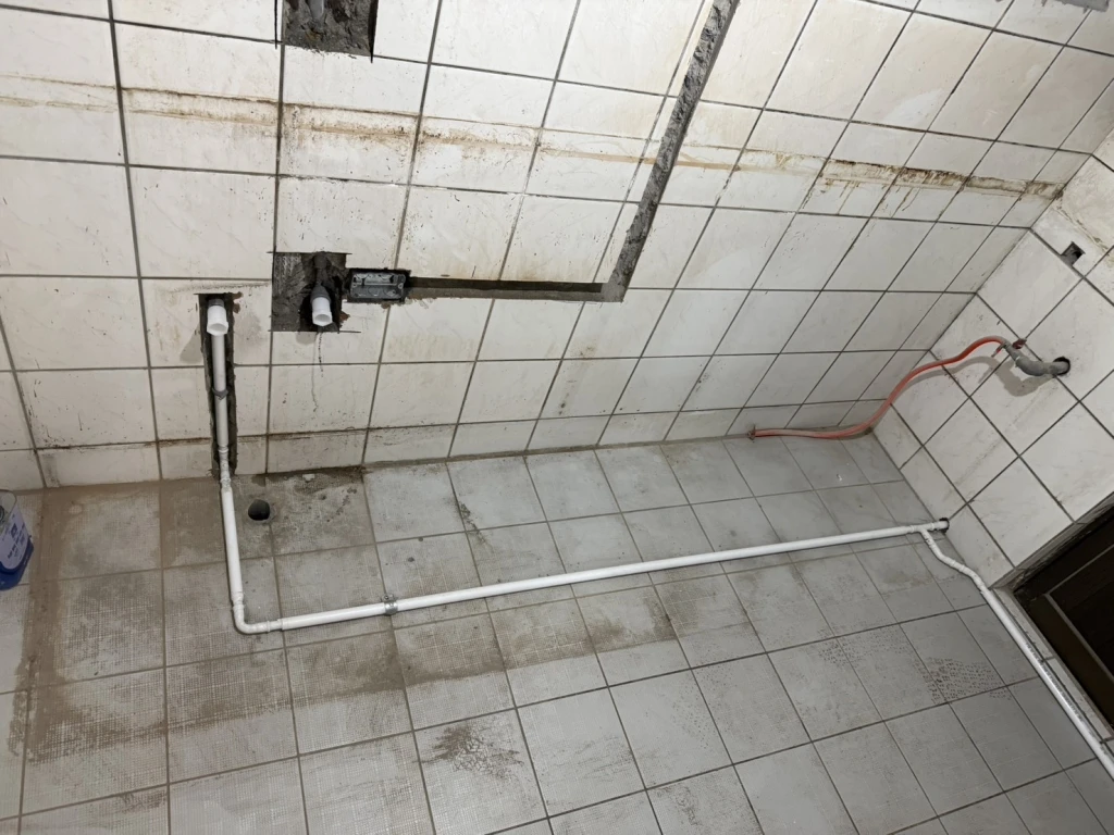 土城區 | 室內更換線路、熱水管重置、衛浴設備安裝、吸頂燈安裝 | 台北水電工程 | 水電行 | 水管配管工程