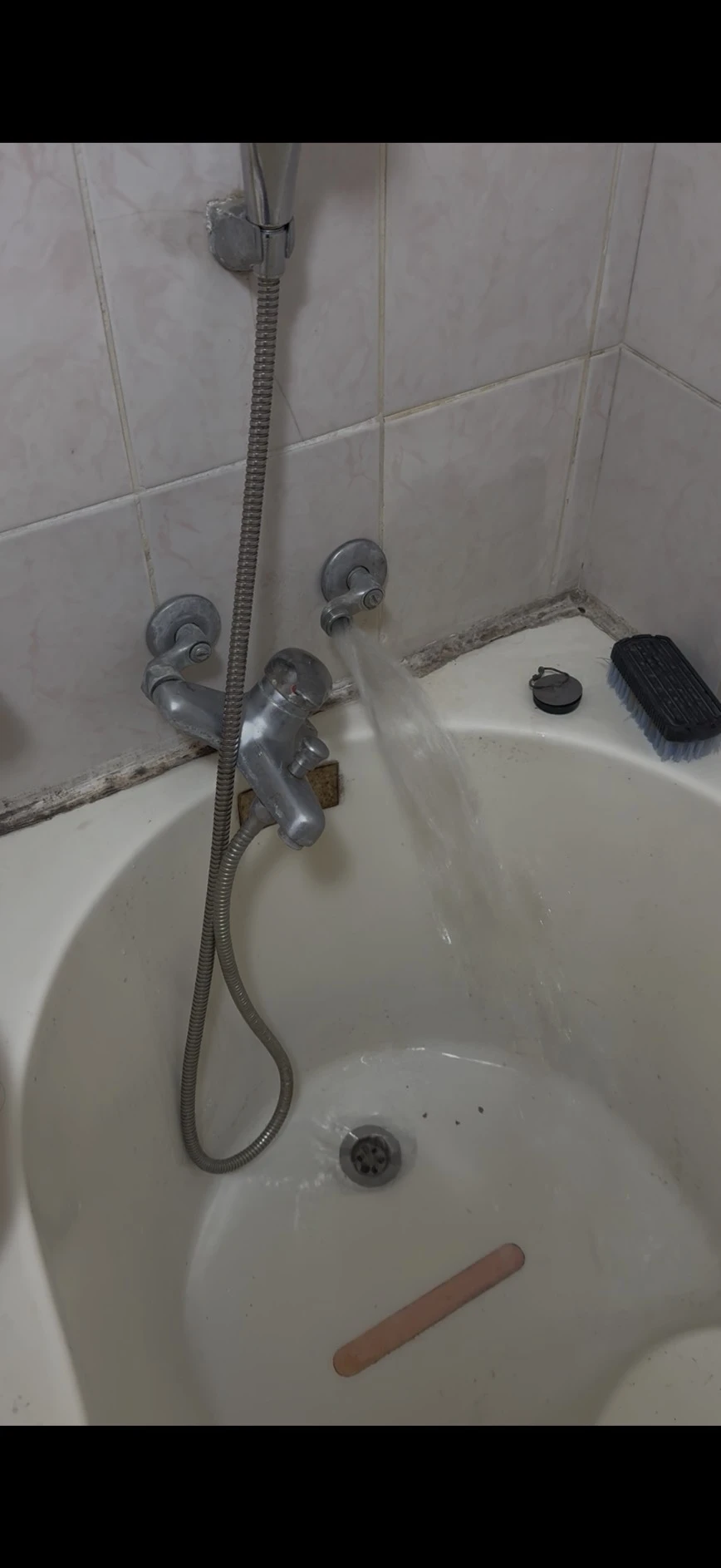 土城區 更換電燈開關與水壓檢測