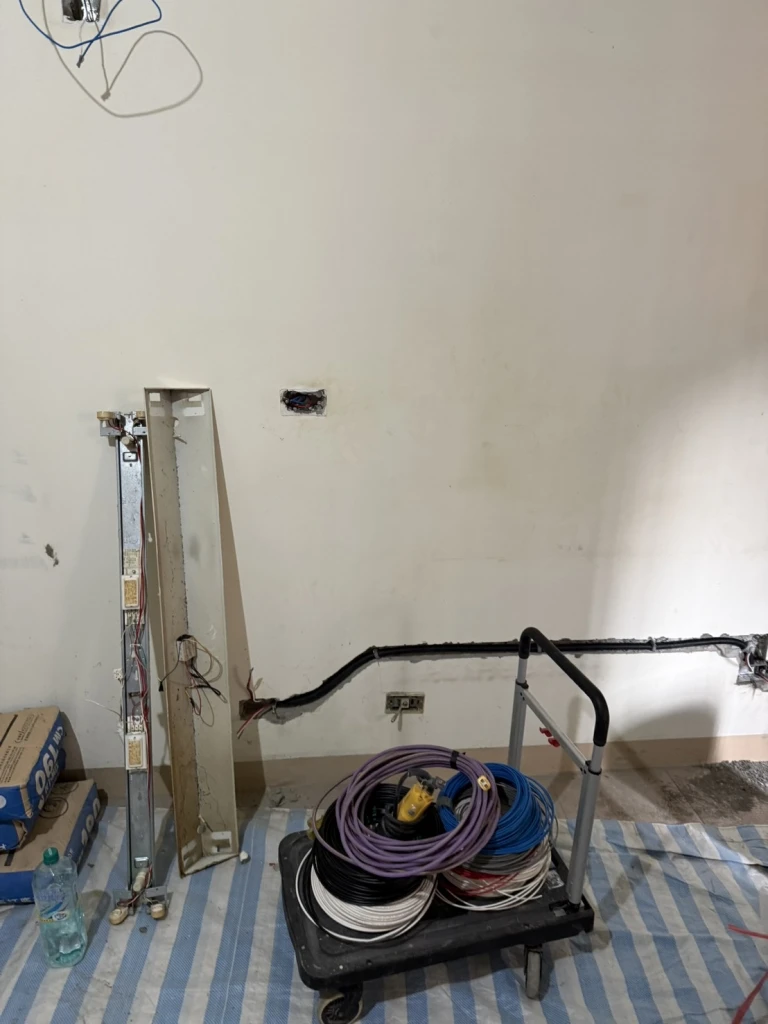 三峽 | 套房線路更新，開關插座與燈具更換、浴廁磁磚更新，衛浴設備更新 | 台北 | 水電工程 | 水電師傅