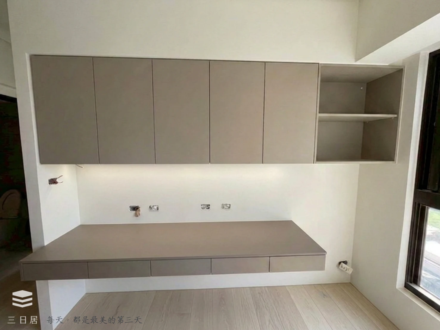 大園｜李宅｜現代簡約奶油風．新屋規劃系統櫃