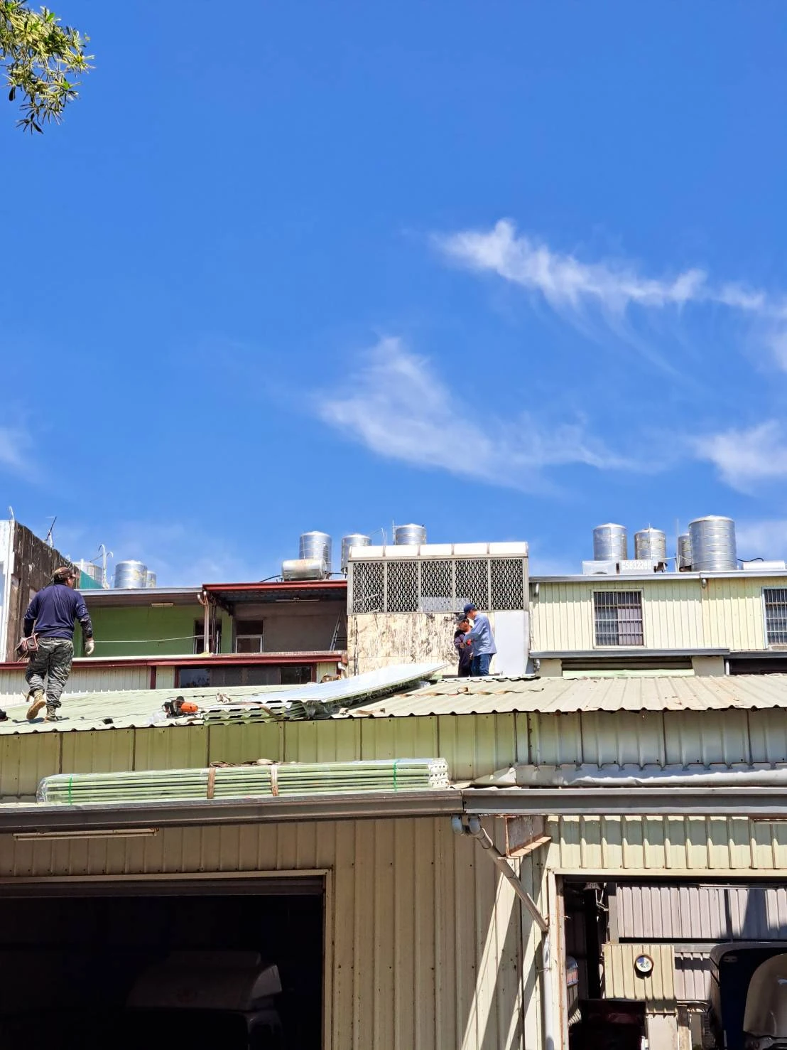 鐵皮屋頂更換前後比對