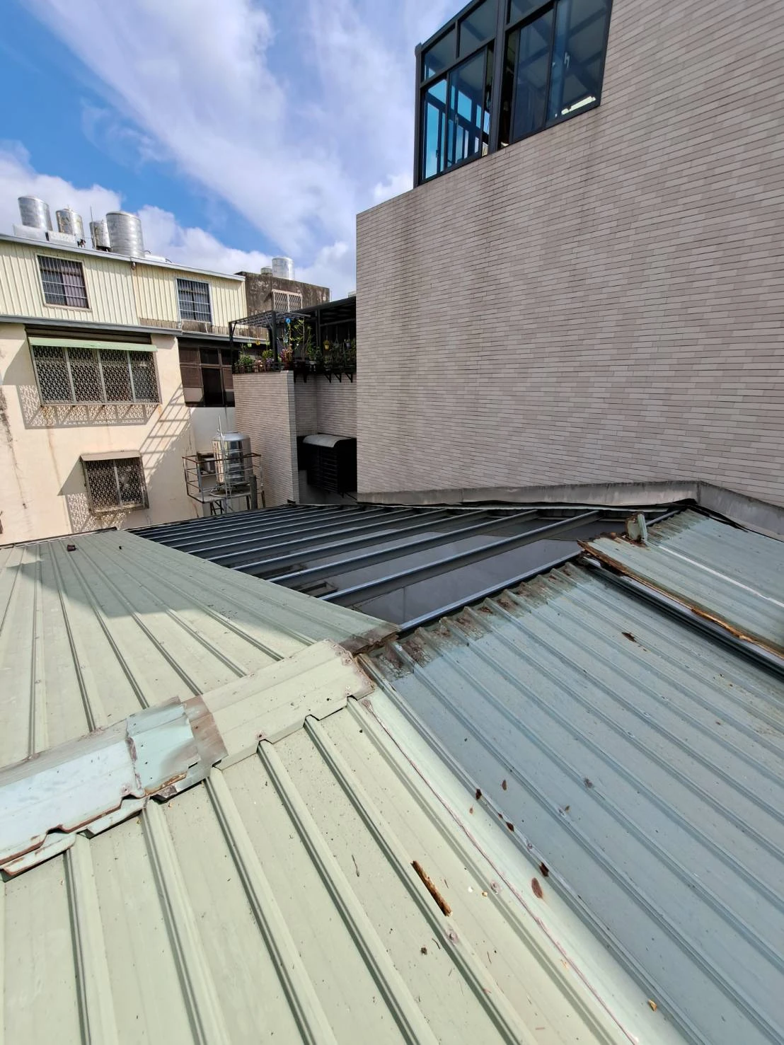 鐵皮屋頂更換前後比對