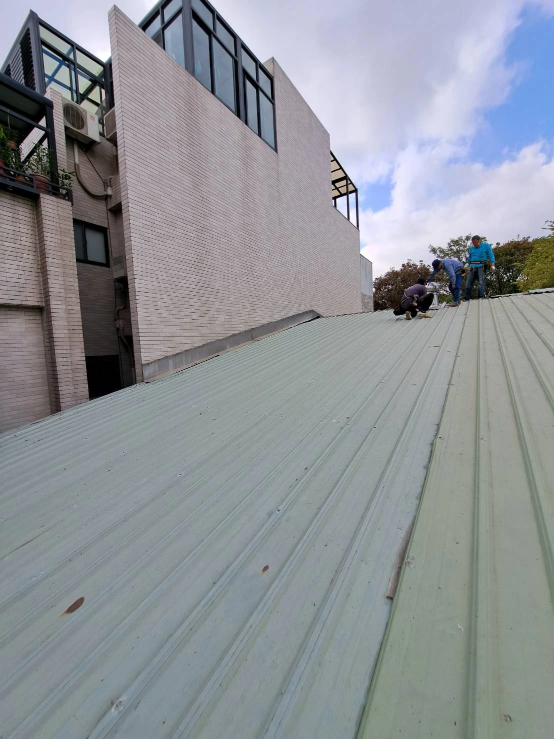 鐵皮屋頂更換前後比對