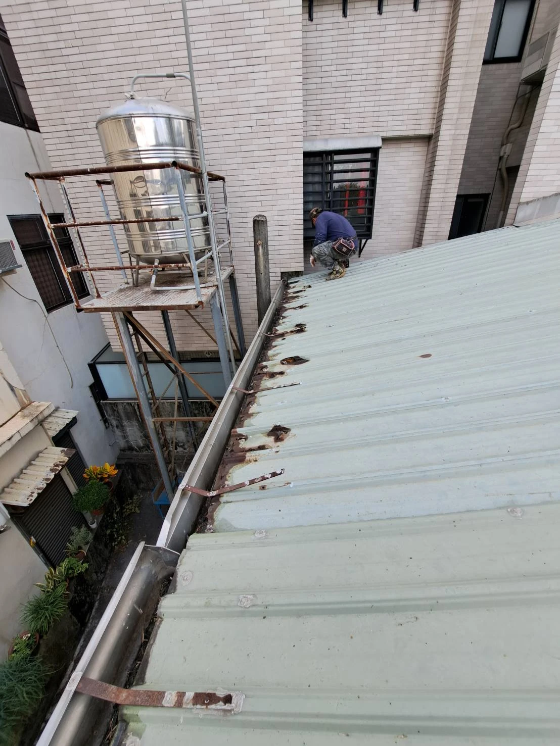 鐵皮屋頂更換前後比對