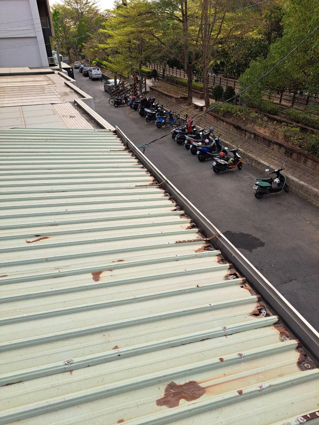 鐵皮屋頂更換前後比對