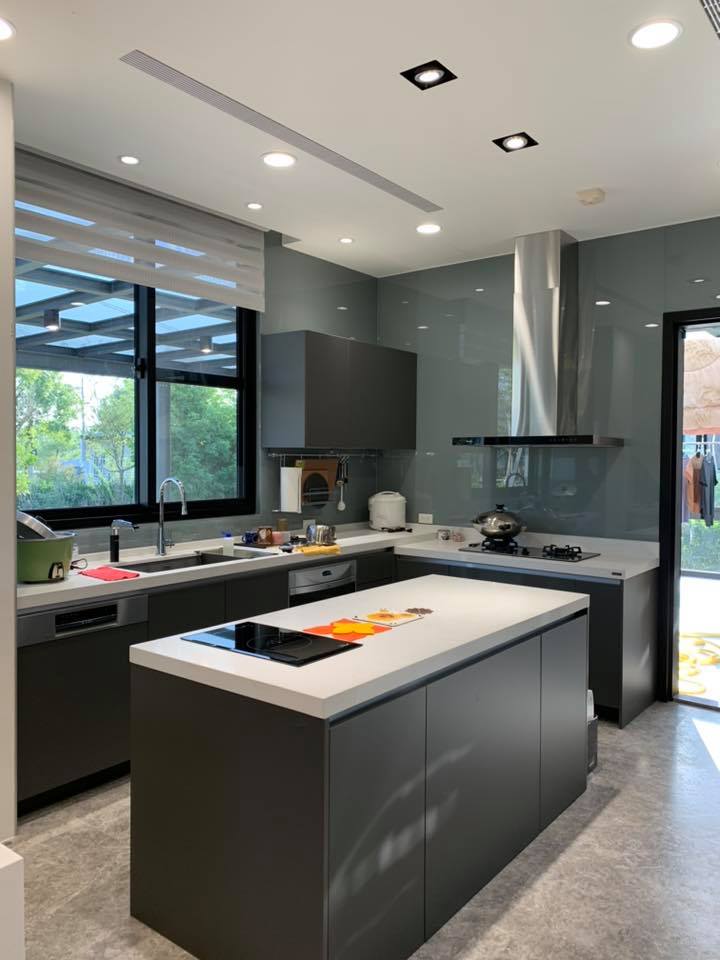 《業主自地自建》