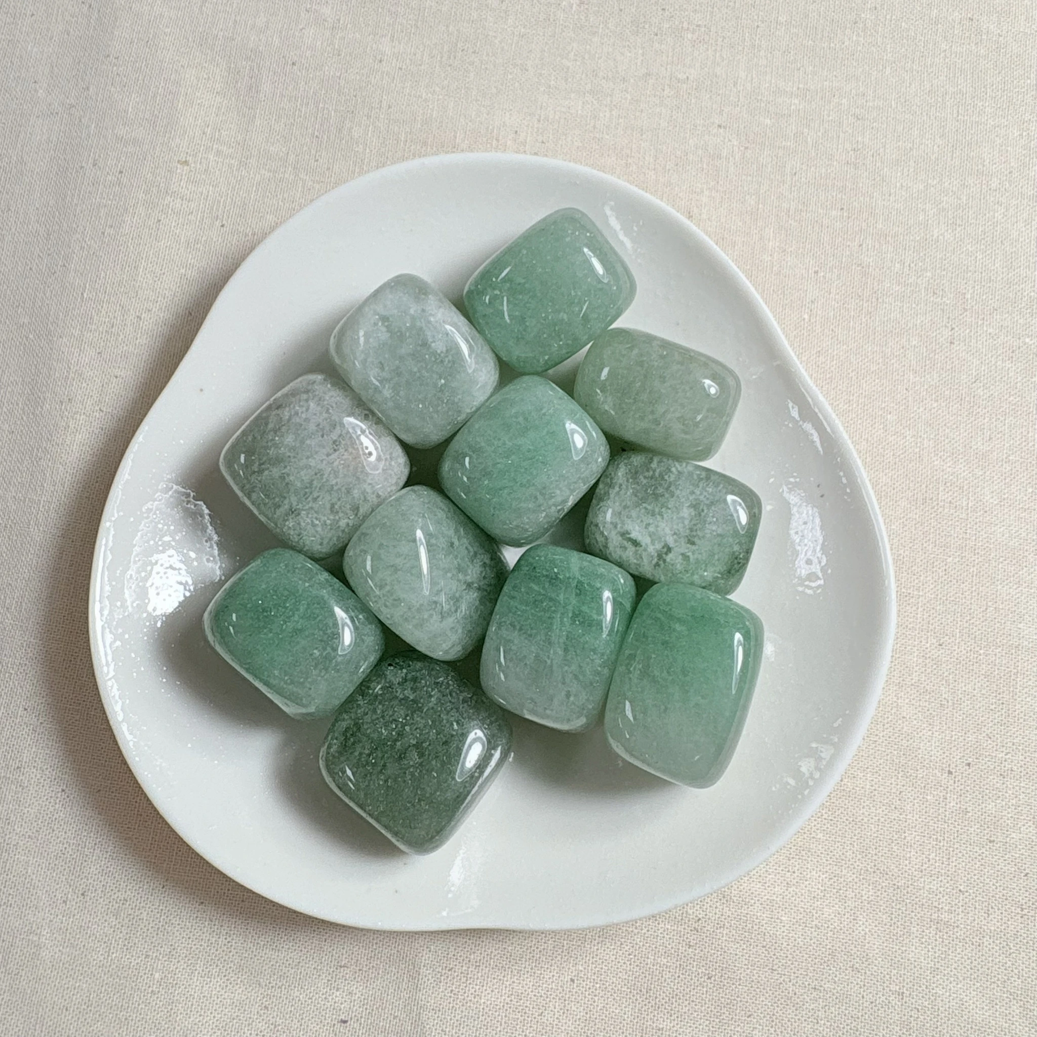 綠草莓晶滾石