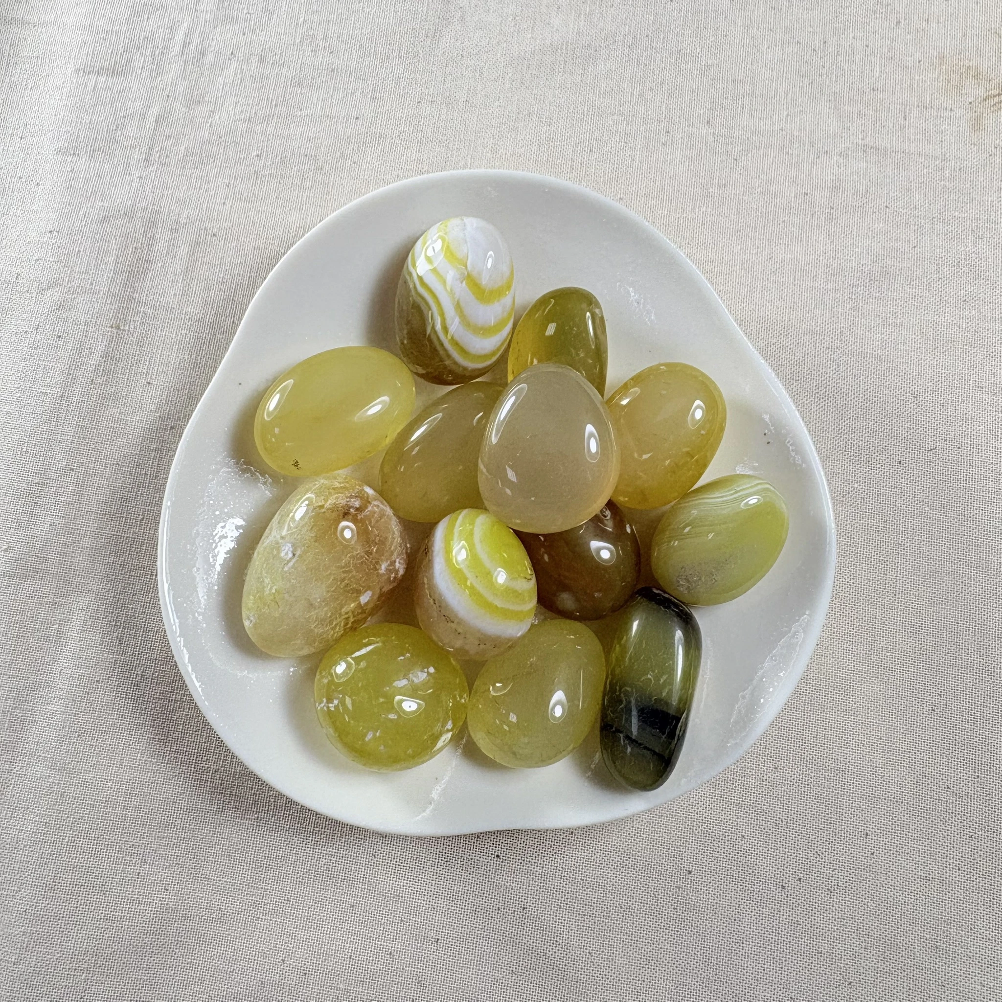 黃瑪瑙滾石