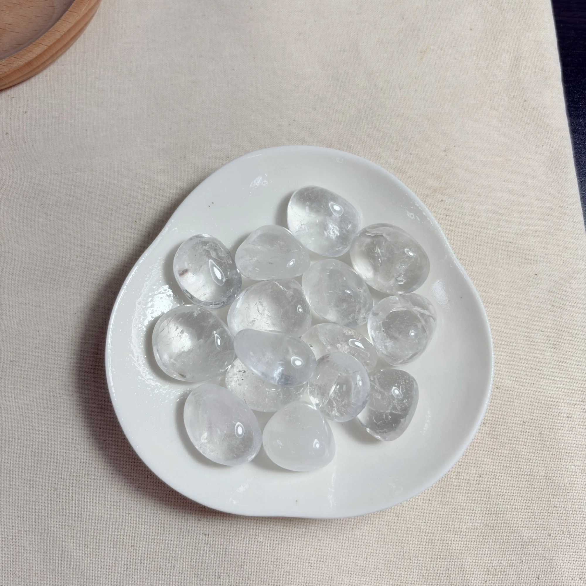 白水晶滾石