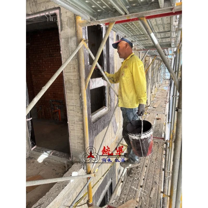【高雄防水工程】- 高雄楠梓區建案-窗框防水施工。