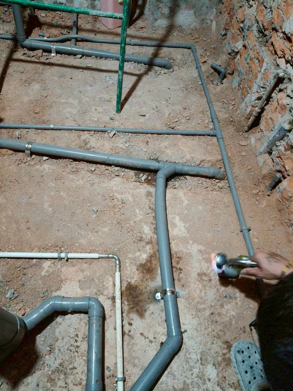 水電管路配置