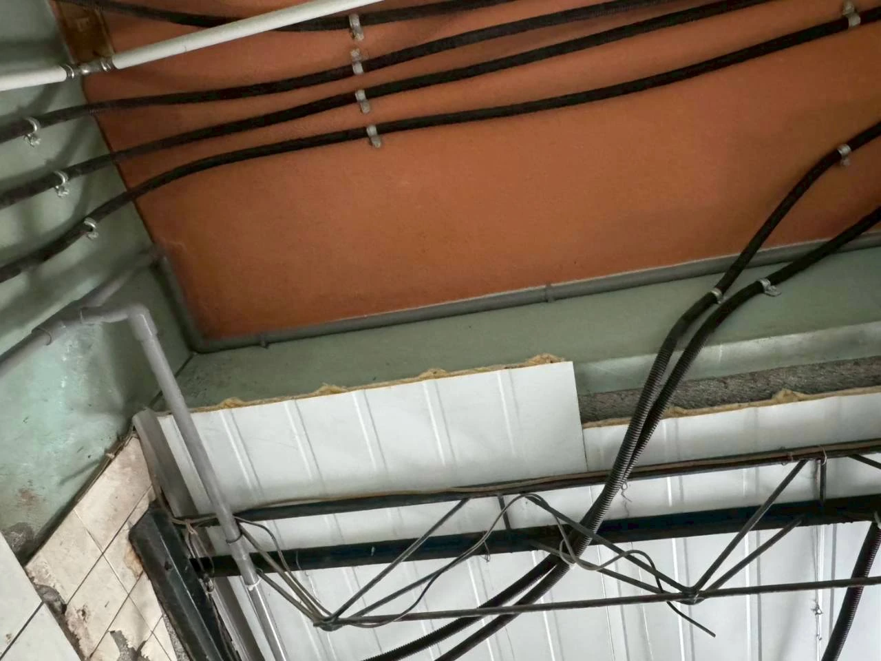 水電管路配置