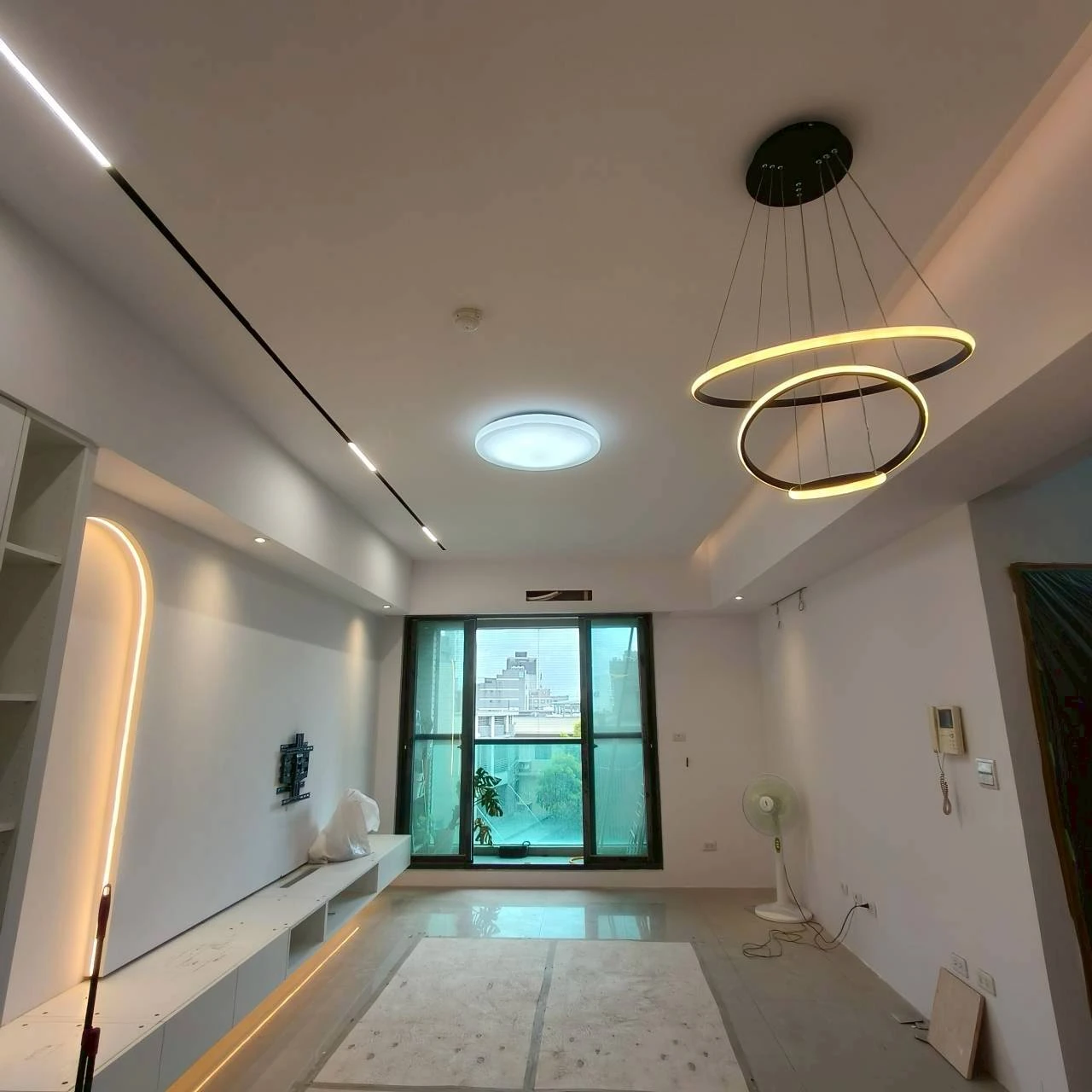 頭份 磁吸軌道燈 造型吊燈 造型吸頂燈 開關插座安裝