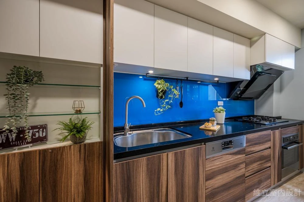 小坪數工業機能宅｜夢想吧檯與更衣間