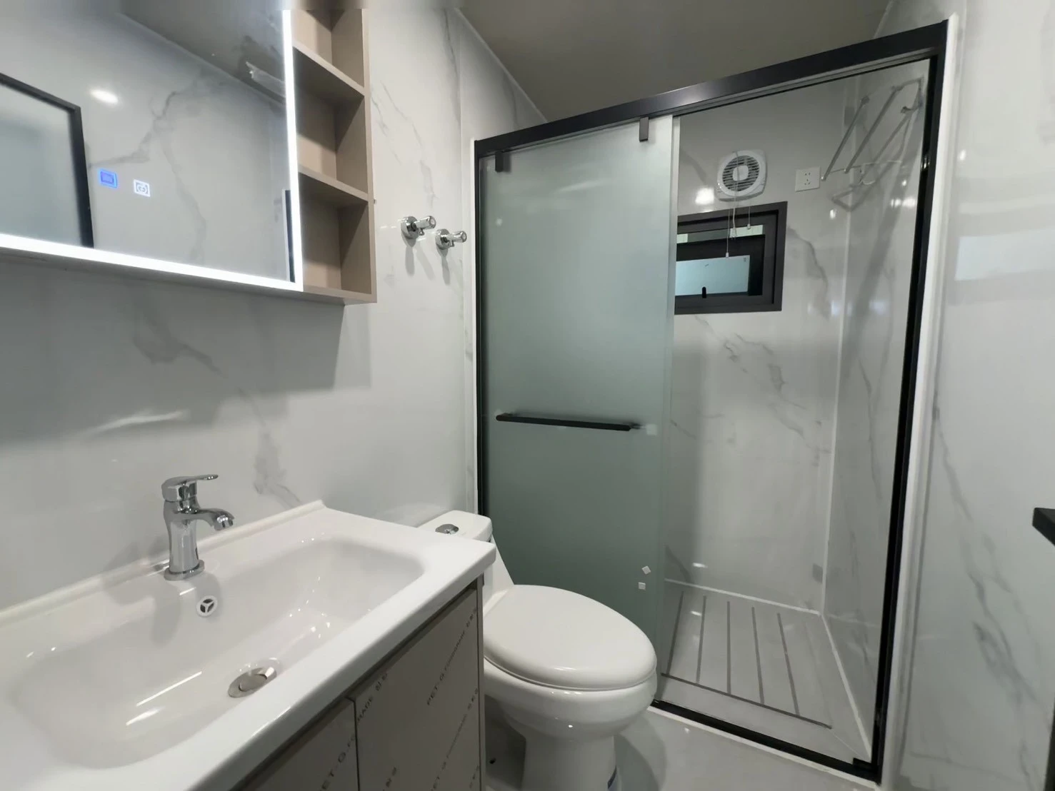 20呎2.4、高配拓展房