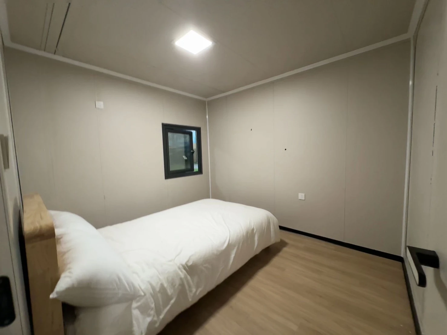 20呎2.4、高配拓展房