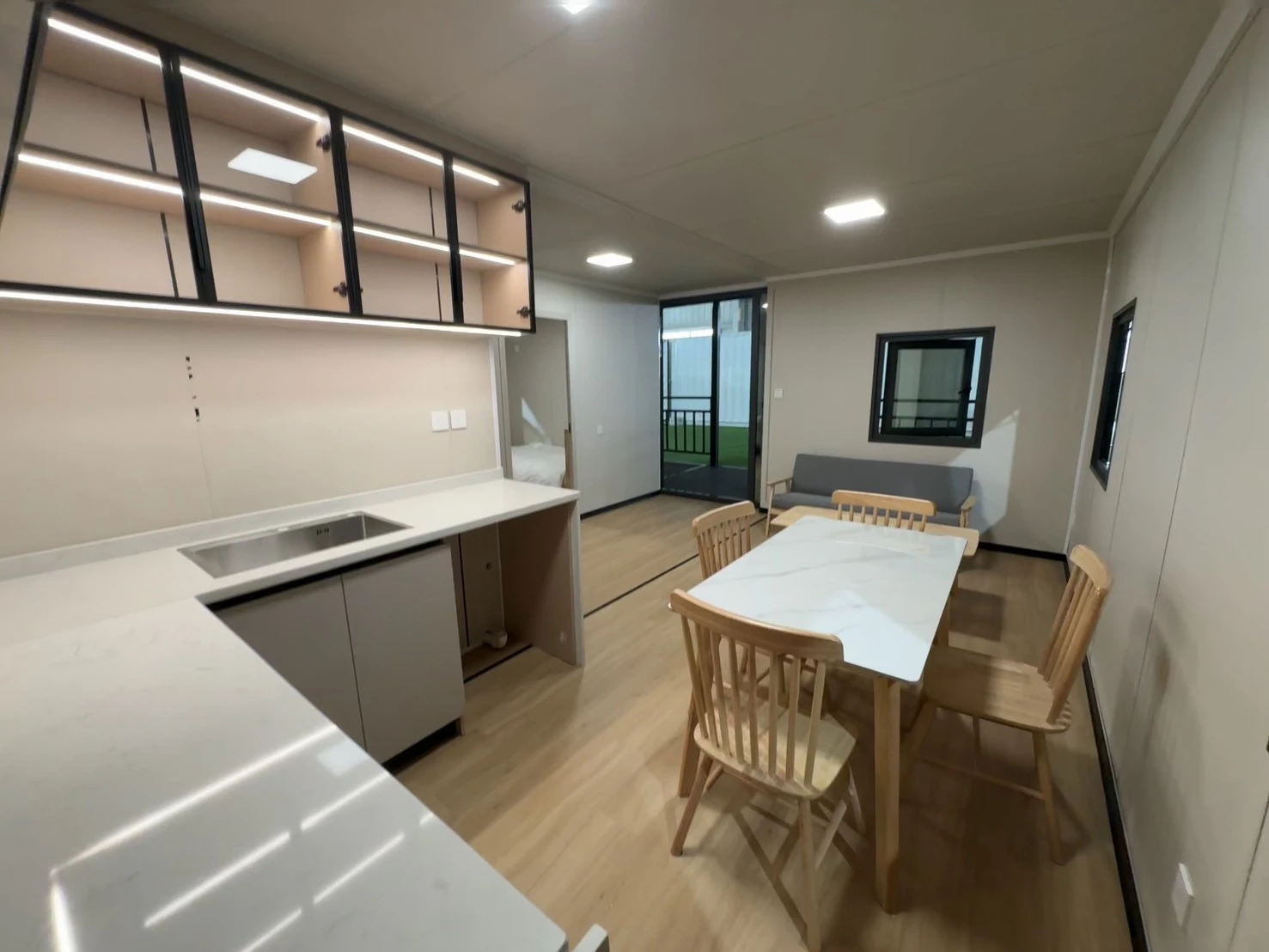 20呎2.4、高配拓展房