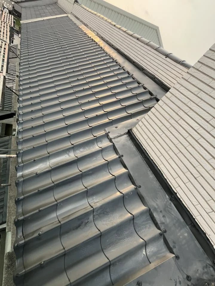 台南東區文化瓦拆除安裝C型鋼骨架及白鐵琉璃缸瓦