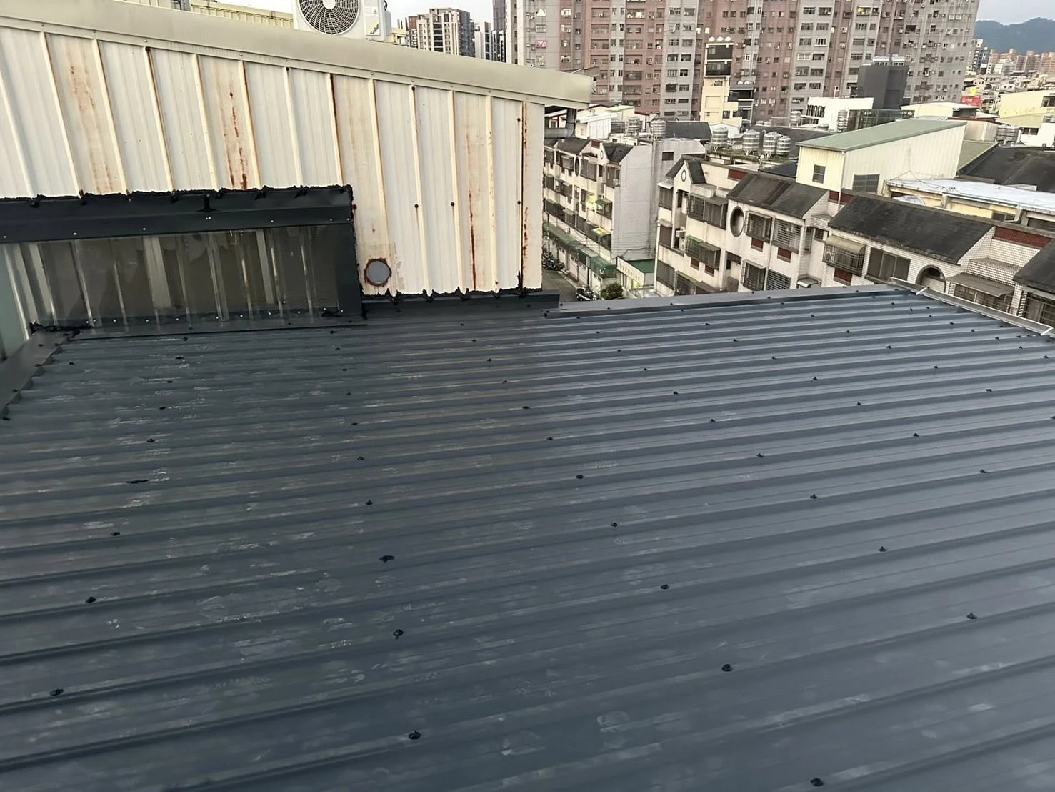 屋頂浪板翻新