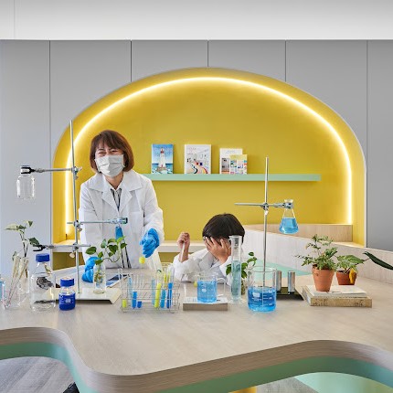 讓路過的家長眼前一亮，這間補習班裝修驚豔了我！ | 西屯補習班室內設計 | 台中商業空設計