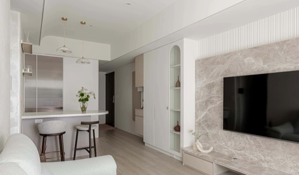 光影落下，空氣靜靜流動，一切都剛剛好。