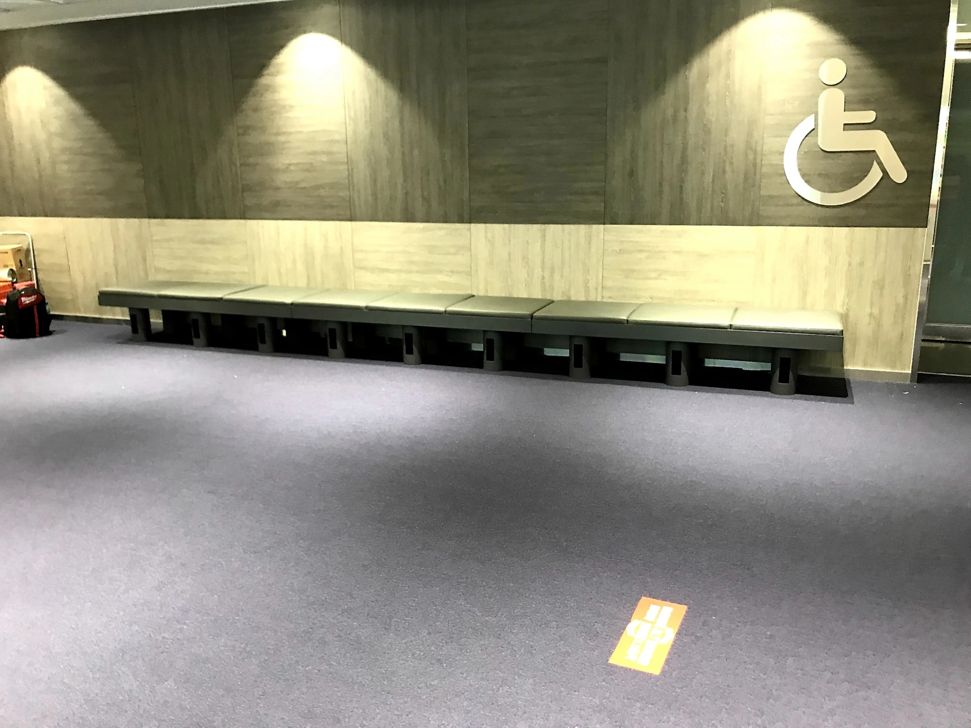 商業空間客製鐵件(鍍鈦,不銹鋼,烤漆,鏡面)