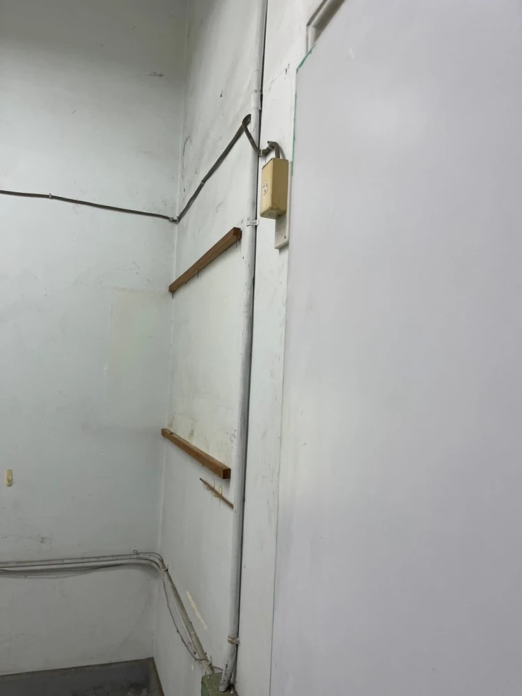 學校校室局部木作裝潢拆除