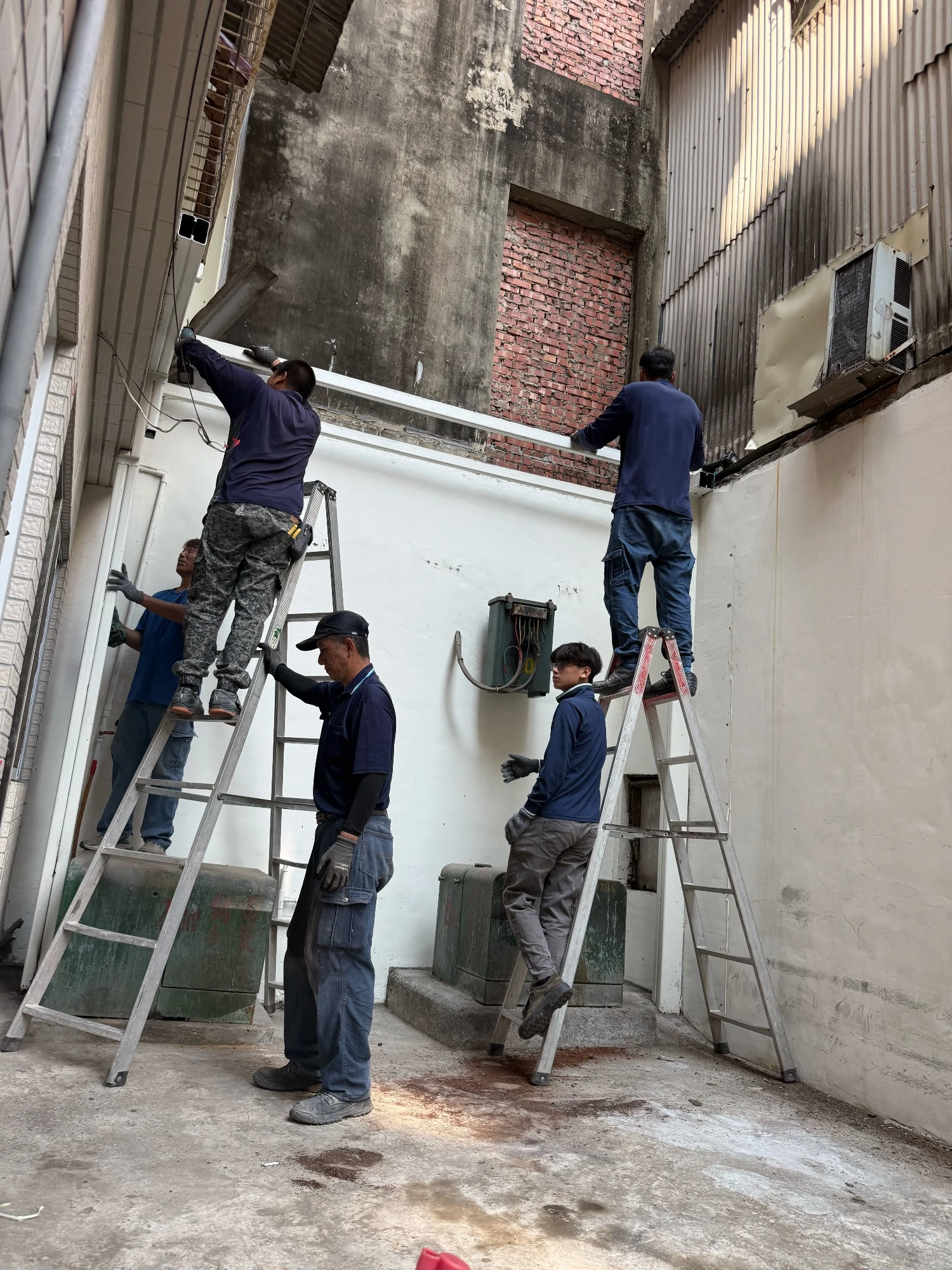 鐵皮拆除夷為平地施工前、中、後