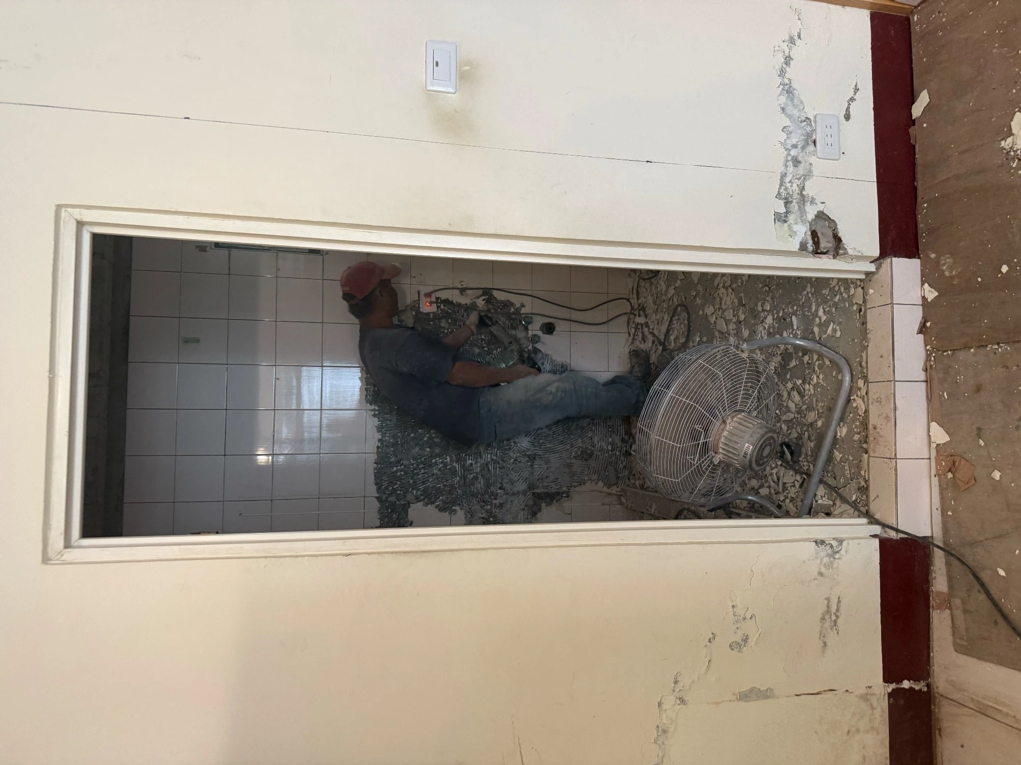 透天住宅局部裝潢拆除、局部牆面.廁所打除施工前、中、後