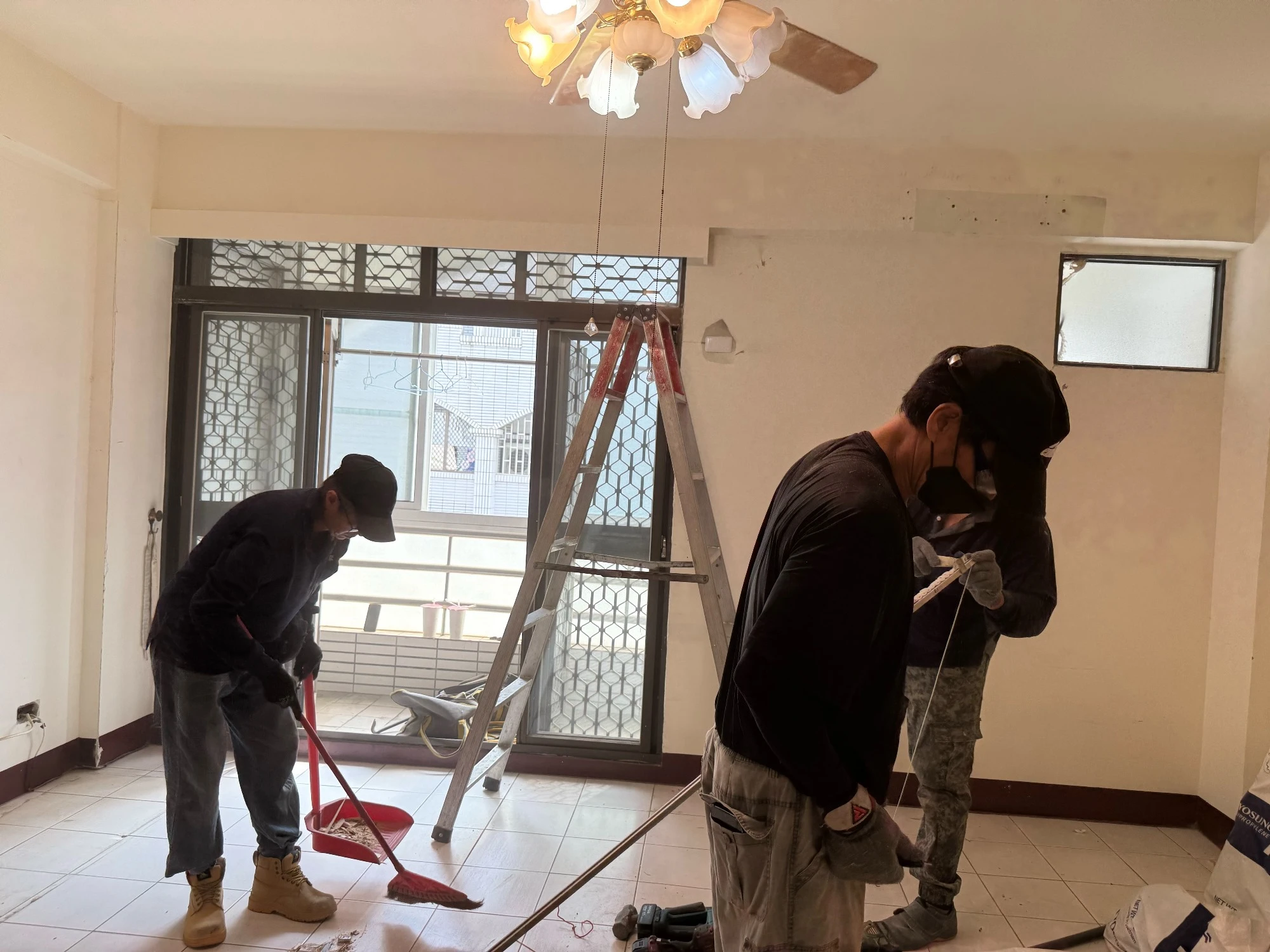透天住宅局部裝潢拆除、局部牆面.廁所打除施工前、中、後