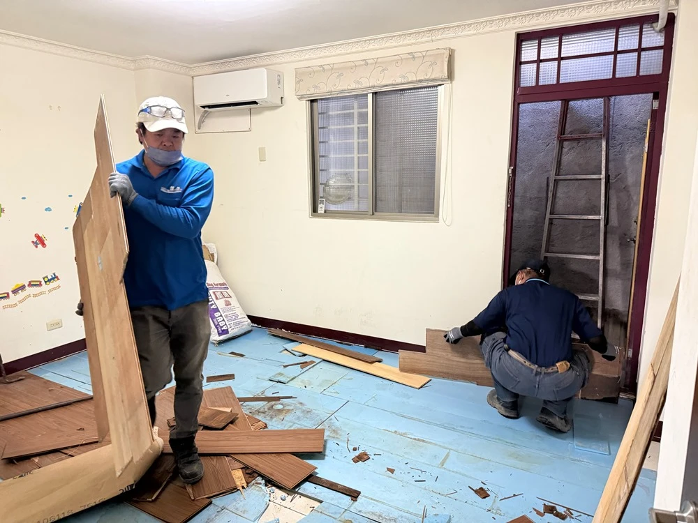 透天房間室內天花板、木地板拆除施工前、中、後