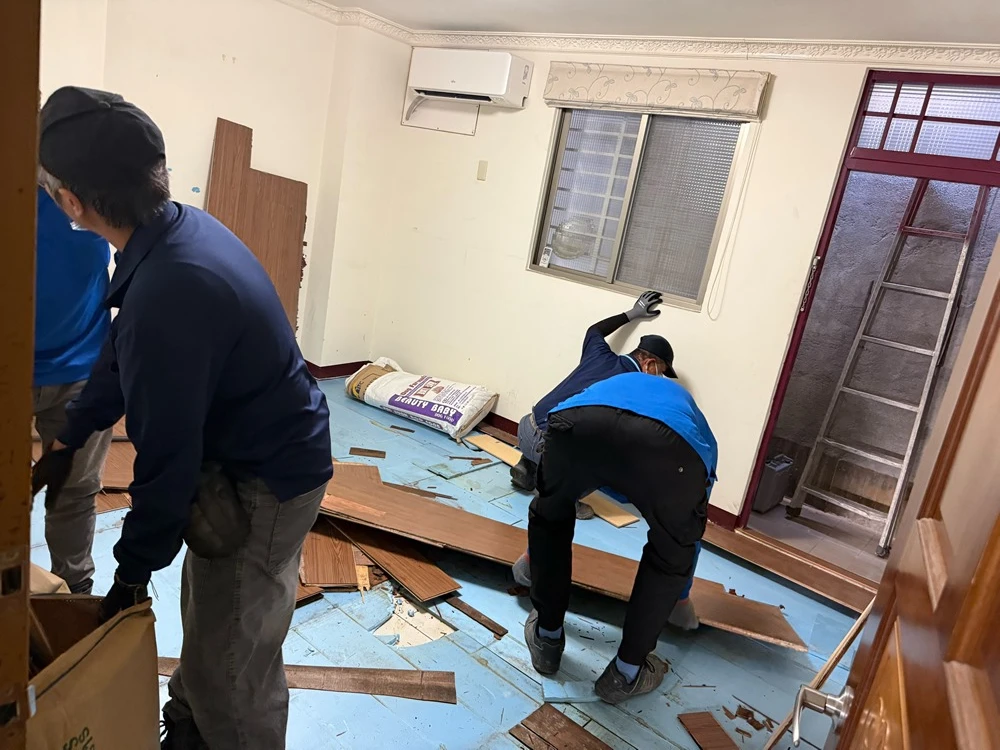 透天房間室內天花板、木地板拆除施工前、中、後