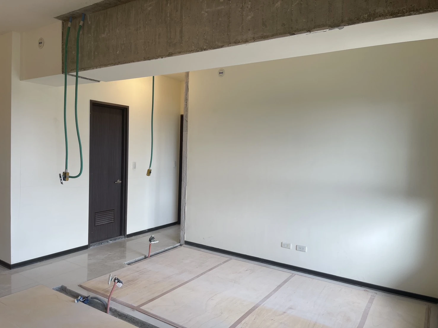 新建大樓局部輕隔牆拆除施工前、中、後
