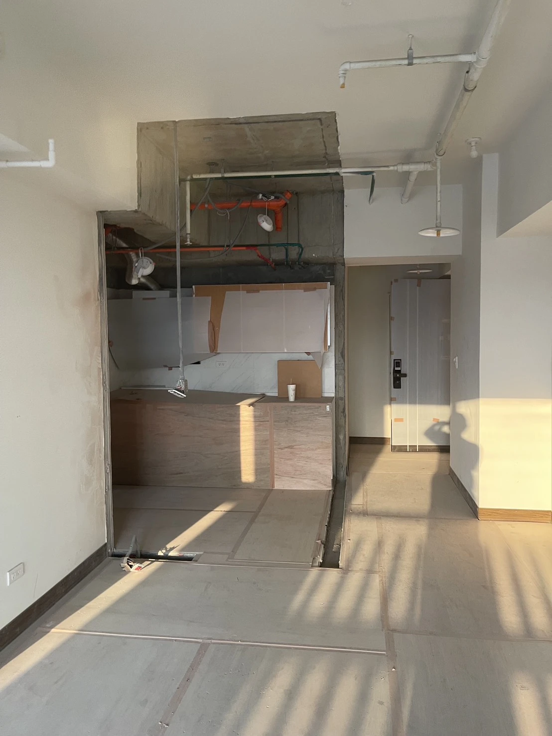 新建大樓局部輕隔牆拆除