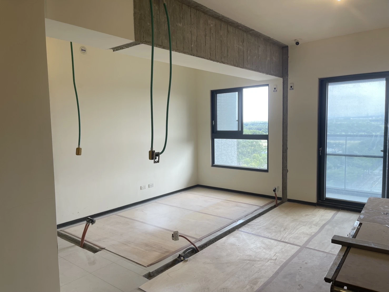 新建大樓局部輕隔牆拆除施工前、中、後