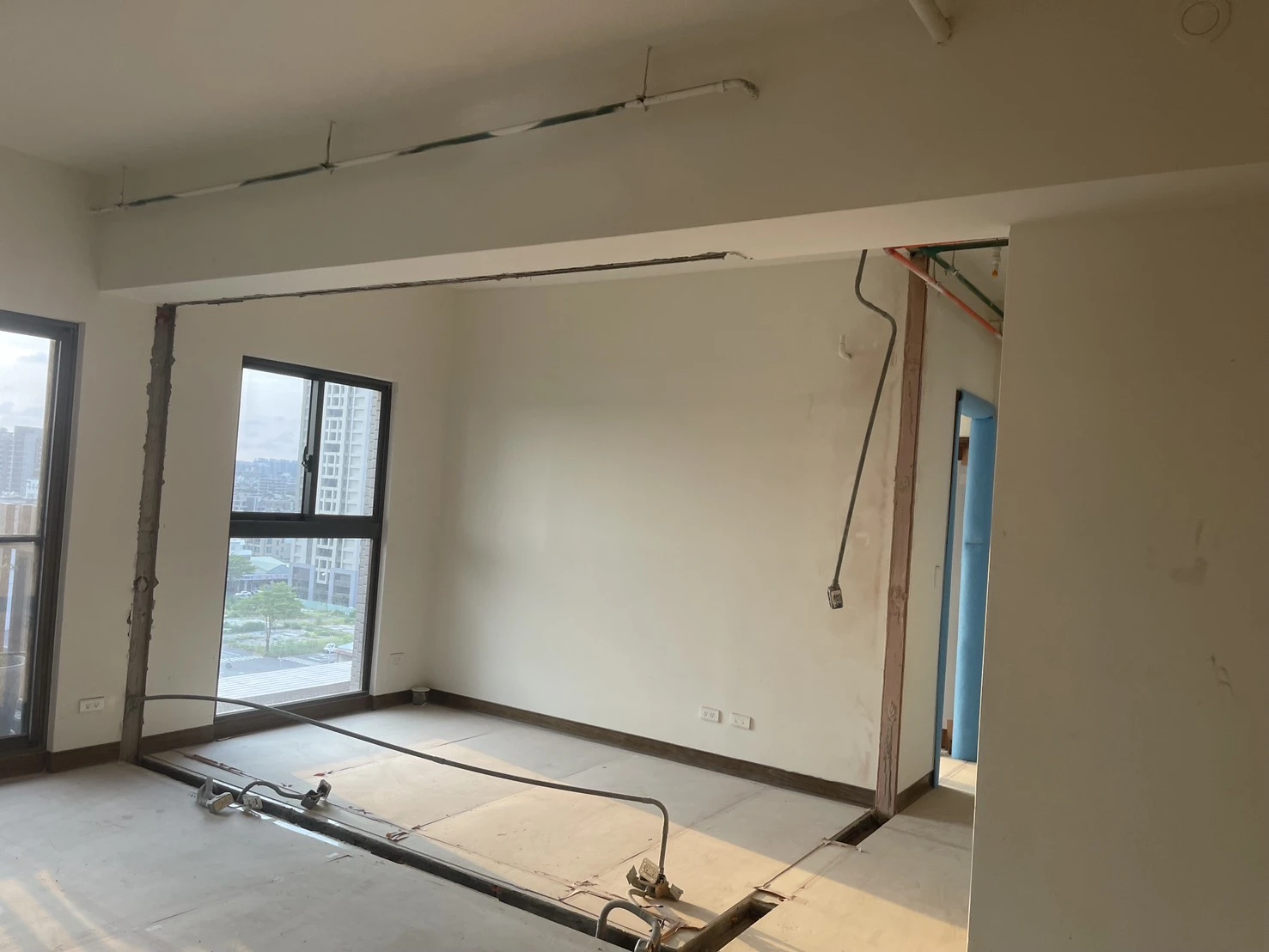 新建大樓局部輕隔牆拆除
