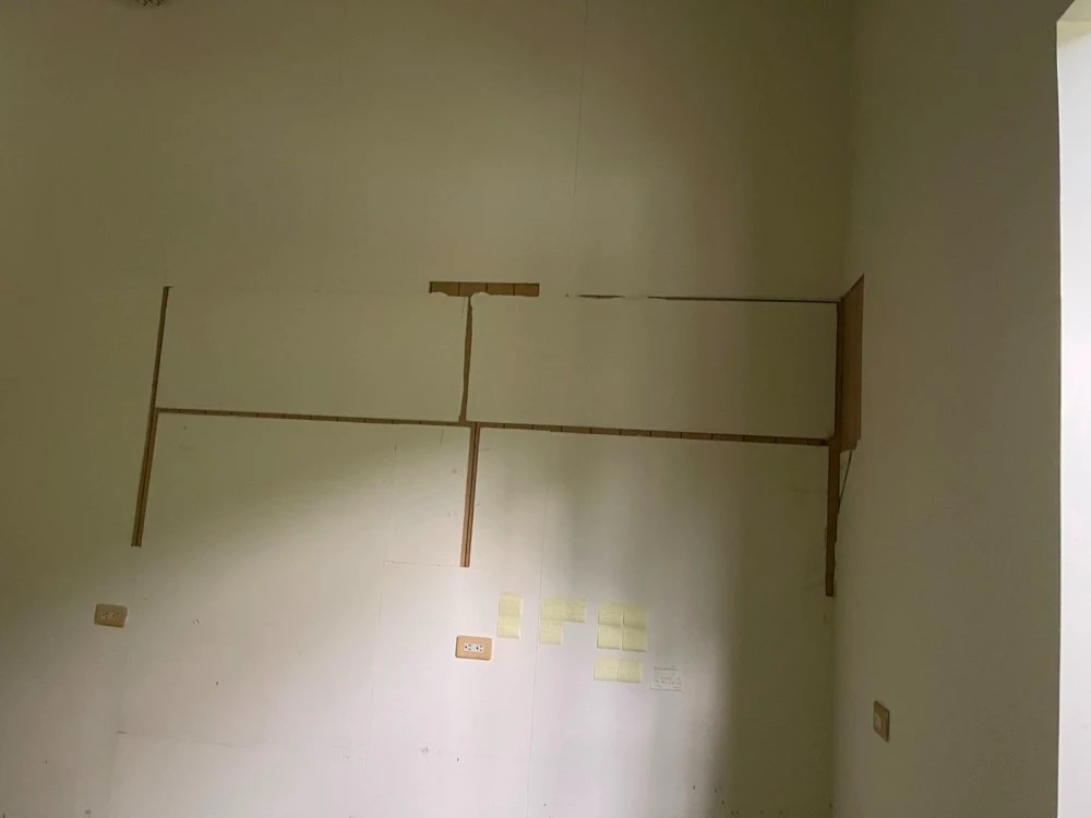 學校校室局部木作裝潢拆除